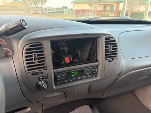 Used 2002 Ford F150 King Ranch image 11