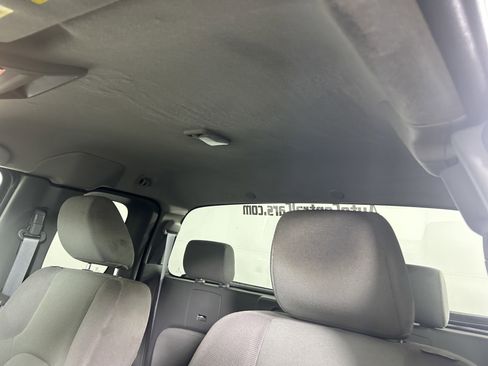 Used 2018 Nissan Frontier S image 11