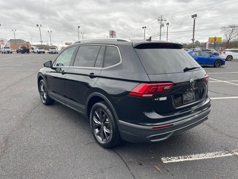 Used 2024 Volkswagen Tiguan SE image 14