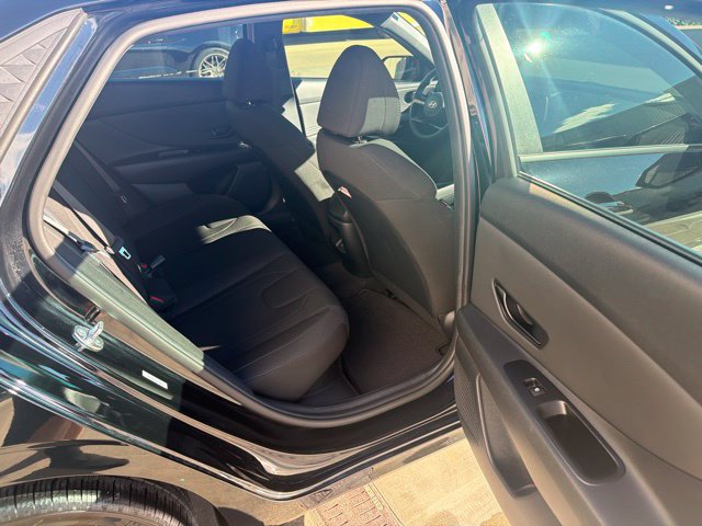 Used 2026 Hyundai Elantra SEL FWD image 19