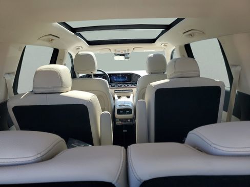 Certified 2026 Mercedes-Benz GLS 450 4MATIC image 6