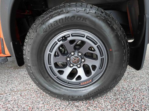 Used 2025 Nissan Frontier PRO-4X AWD/4WD image 28