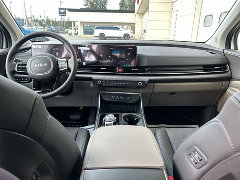 New 2026 Kia Carnival EX FWD image 17