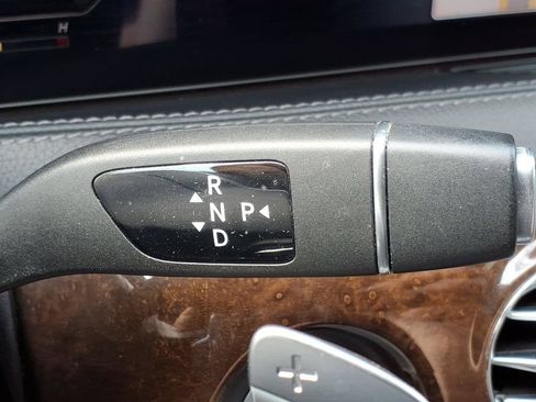 Used 2019 Mercedes-Benz S 560 4MATIC Sedan image 24