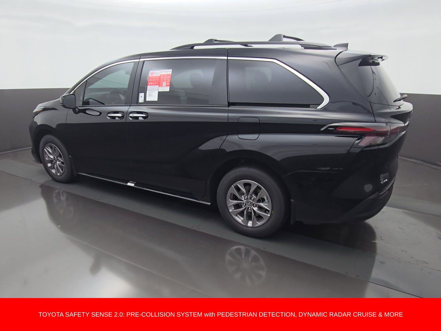 New 2026 Toyota Sienna XLE FWD image 7