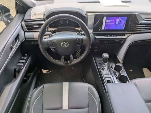 Used 2025 Toyota Camry SE FWD image 15