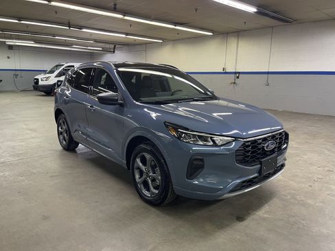 Used 2024 Ford Escape ST-Line w/ Tech Pack #1 image 1