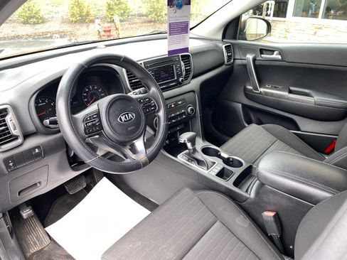 Used 2017 Kia Sportage LX w/ LX Popular Package AWD/4WD image 8