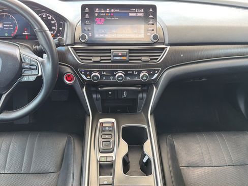 Used 2018 Honda Accord Touring image 6