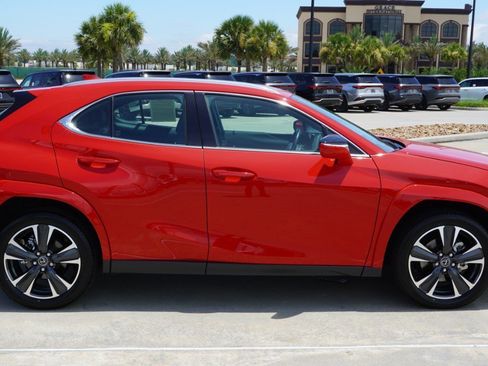 Certified 2025 Lexus UX 300h FWD w/ Accessory Package (Z1) image 4