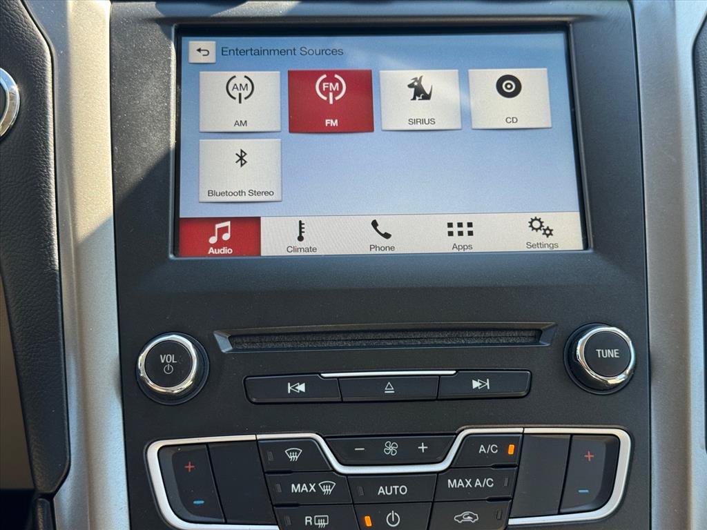 Used 2018 Ford Fusion SE w/ Fusion SE Technology Package FWD image 21