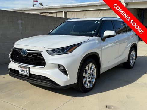 Certified 2022 Toyota Highlander Limited image 2