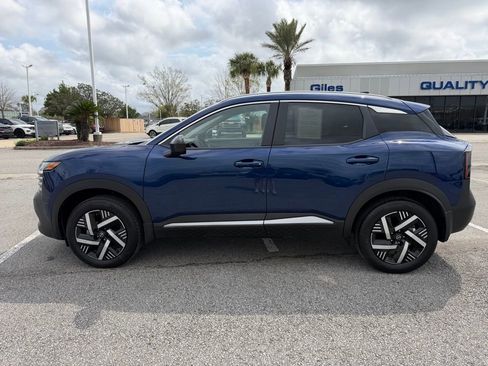 Used 2026 Nissan Kicks SV image 3