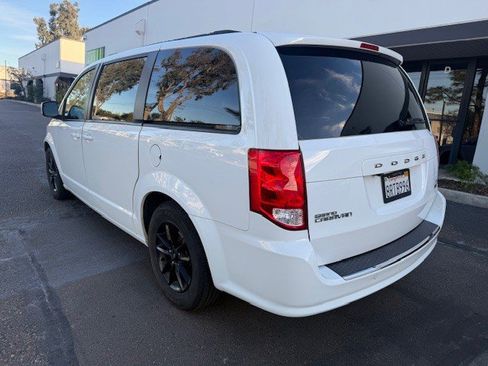 Used 2019 Dodge Grand Caravan GT image 4
