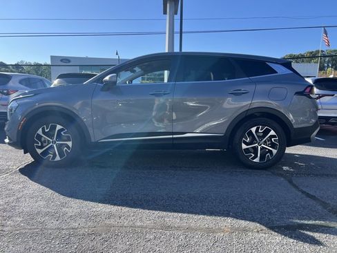 Used 2023 Kia Sportage EX FWD image 2