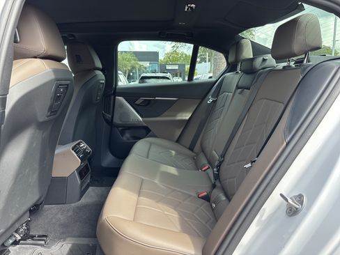 Used 2026 BMW 530i w/ Premium Package RWD image 31