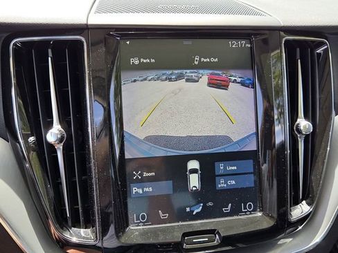 Used 2019 Volvo XC60 T5 Momentum w/ Multimedia Package AWD/4WD image 25