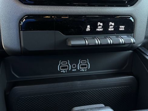 New 2026 RAM 1500 Express image 18