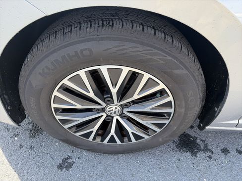 Used 2021 Volkswagen Jetta SE image 8