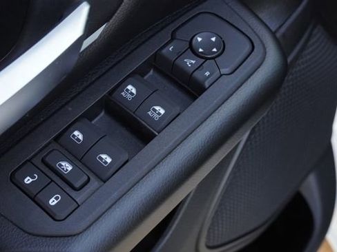 New 2026 RAM 1500 4x4 Crew Cab image 19