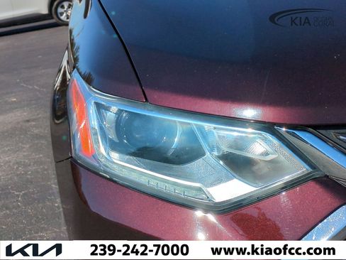 Used 2021 Chevrolet Traverse LT image 10