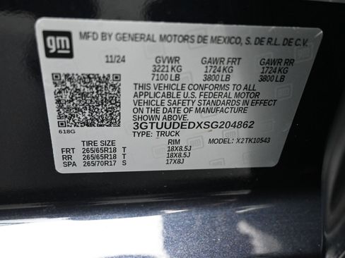 Used 2025 GMC Sierra 1500 SLT AWD/4WD image 25