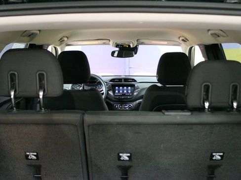 Used 2022 Chevrolet TrailBlazer LT w/ Convenience Package FWD image 14