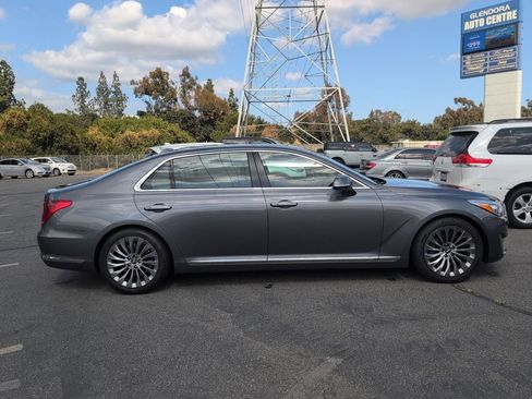 Used 2017 Genesis G90 3.3T Premium RWD image 4