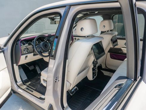 Used 2024 Rolls-Royce Cullinan Black Badge AWD/4WD image 77