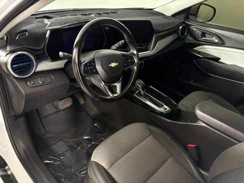 Used 2024 Chevrolet Trax LT w/ Driver Confidence Package image 19