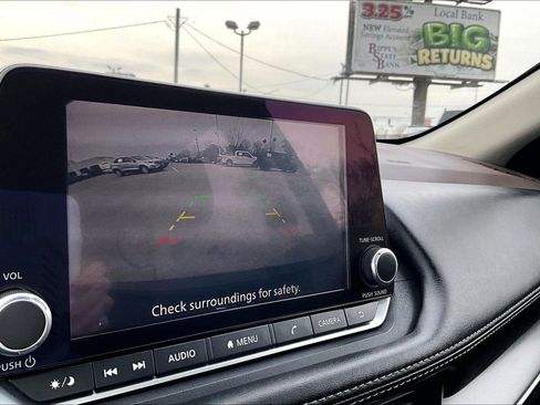 Used 2023 Nissan Rogue SV image 22