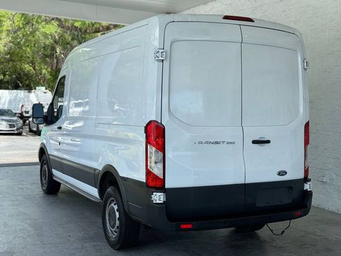 Used 2015 Ford Transit 250 130 Medium Roof RWD image 9