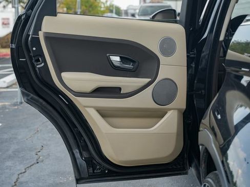 Used 2015 Land Rover Range Rover Evoque Pure image 32