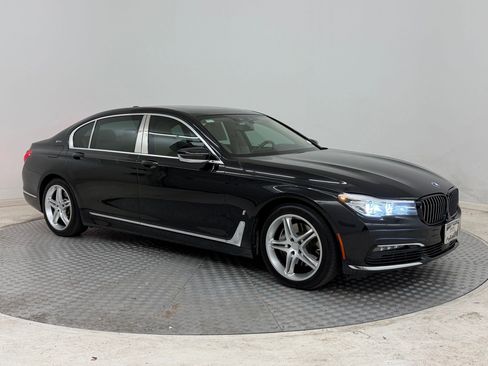 Used 2018 BMW 740e xDrive 740e xDrive iPerformance image 7