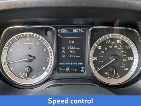 Used 2019 Nissan Titan SL AWD/4WD image 16