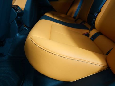 Certified 2025 BMW M5 w/ Carbon Package image 21