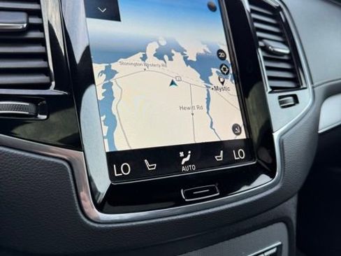 Used 2022 Volvo XC90 T8 R-Design w/ Advanced Package image 32