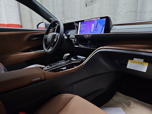 New 2025 Toyota Crown Signia image 26