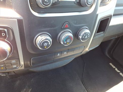 Used 2019 RAM 1500 Classic SLT AWD/4WD image 21