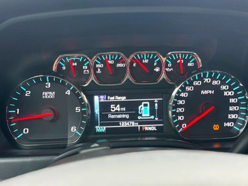 Used 2018 Chevrolet Silverado 1500 LT w/ LT Fleet Convenience Package AWD/4WD image 24