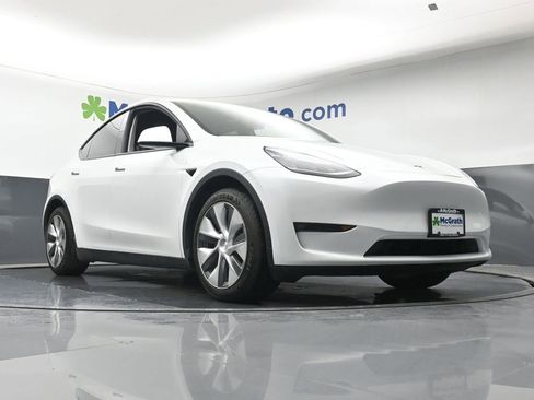 Used 2021 Tesla Model Y Long Range AWD/4WD image 22