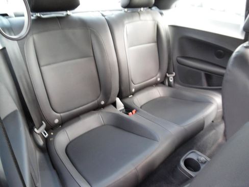 Used 2012 Volkswagen Beetle 2.5 FWD image 18