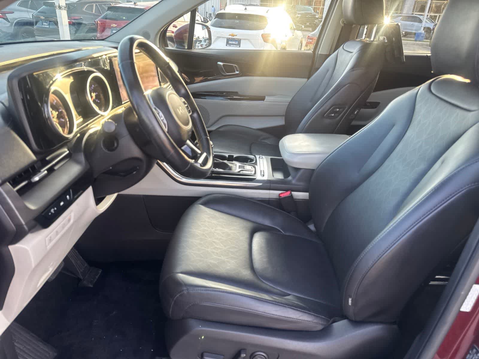 Used 2022 Kia Carnival SX FWD image 11
