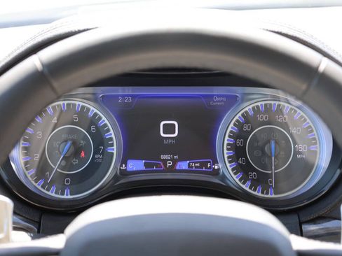 Used 2022 Chrysler 300 Touring L AWD/4WD image 19