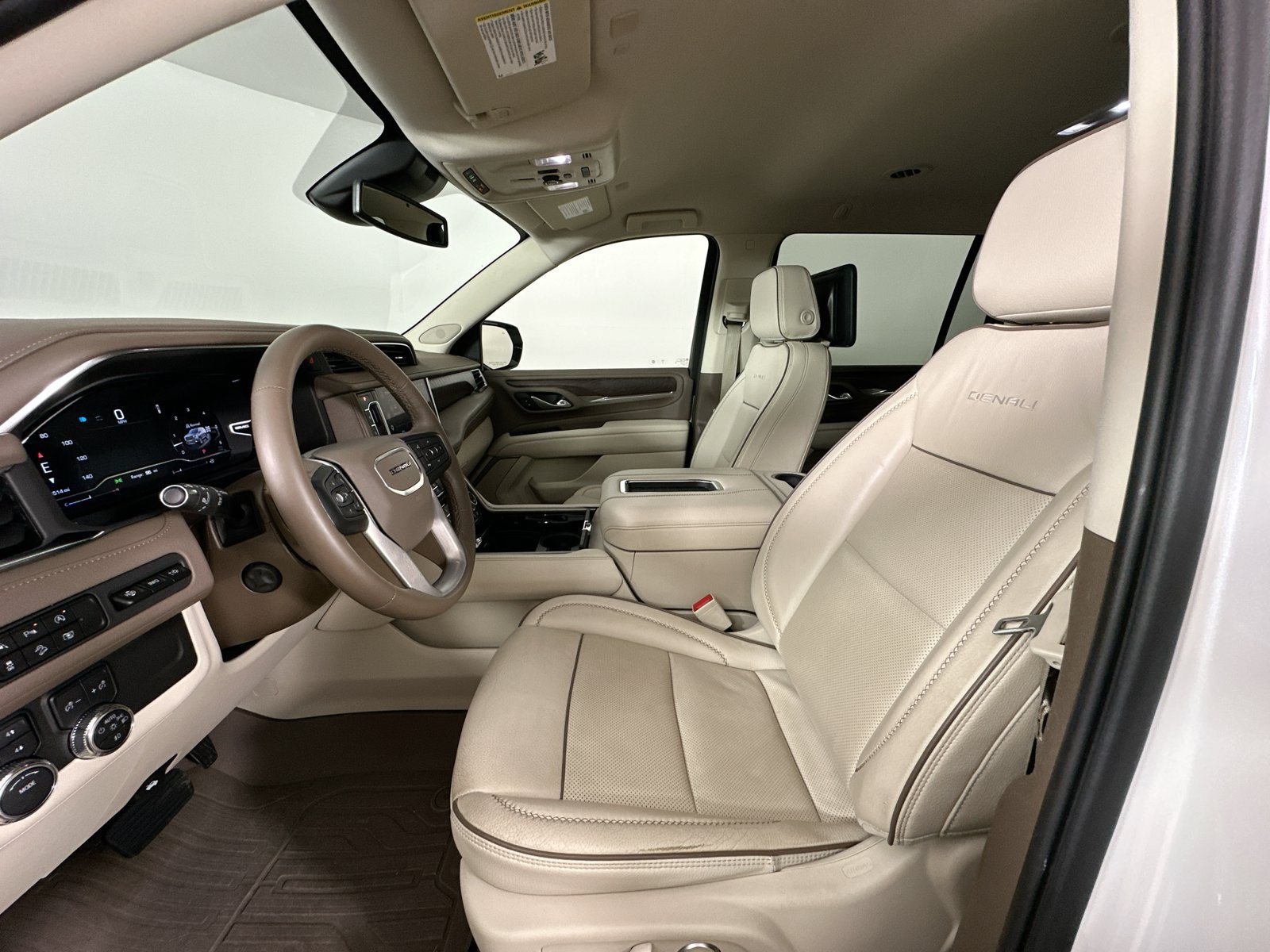 Used 2023 GMC Yukon XL Denali w/ LPO, Floor Liner Package AWD/4WD image 31