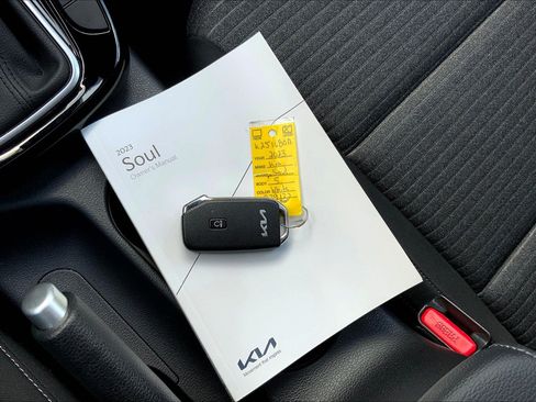 Used 2023 Kia Soul EX FWD image 12