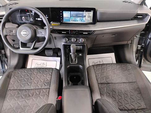 Used 2025 Nissan Kicks SV w/ SV Premium Package image 39