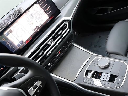 Used 2024 BMW 430i xDrive Coupe w/ Premium Package image 20