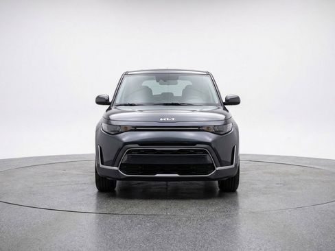Used 2025 Kia Soul LX w/ LX Technology Package image 2
