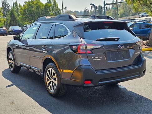 Used 2023 Subaru Outback Premium AWD/4WD image 5
